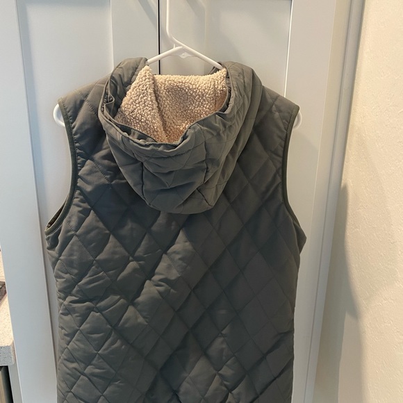 Eddie Bauer Puffer Vest Size M - Picture 6 of 11